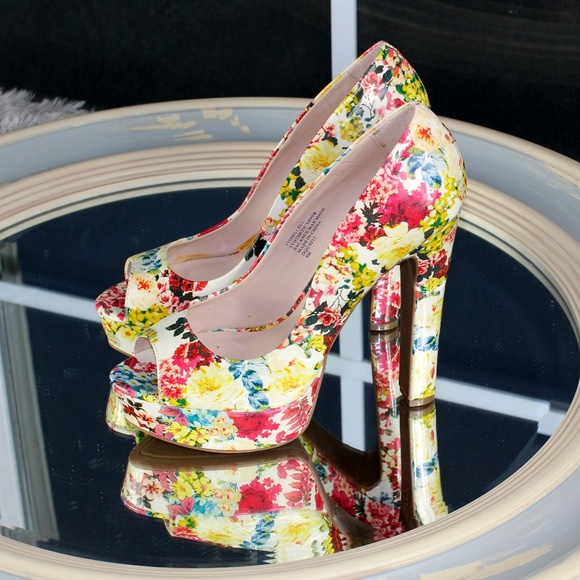 Nine West Floral Platform Heels - Picture 3 of 8